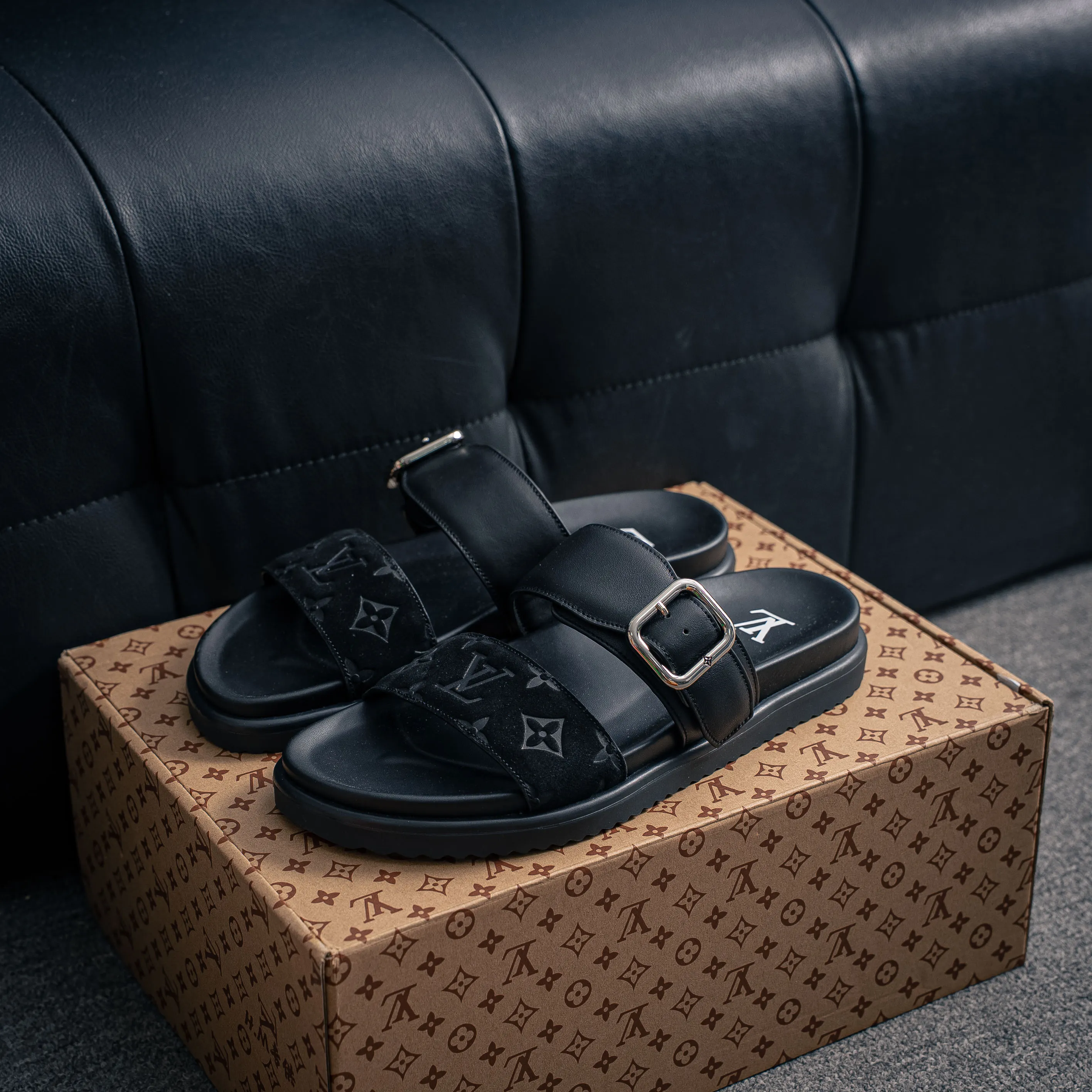 # LOUIS VUITTON ｜ 2026ss LOUIS VUITTON Venice Cowhide Leather Shoes Shoes Sandals 。 Cowhide Leather ，Shoes